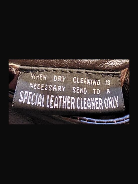 1990's Wilson Leather Coat #69426 - Picture 4 of 6